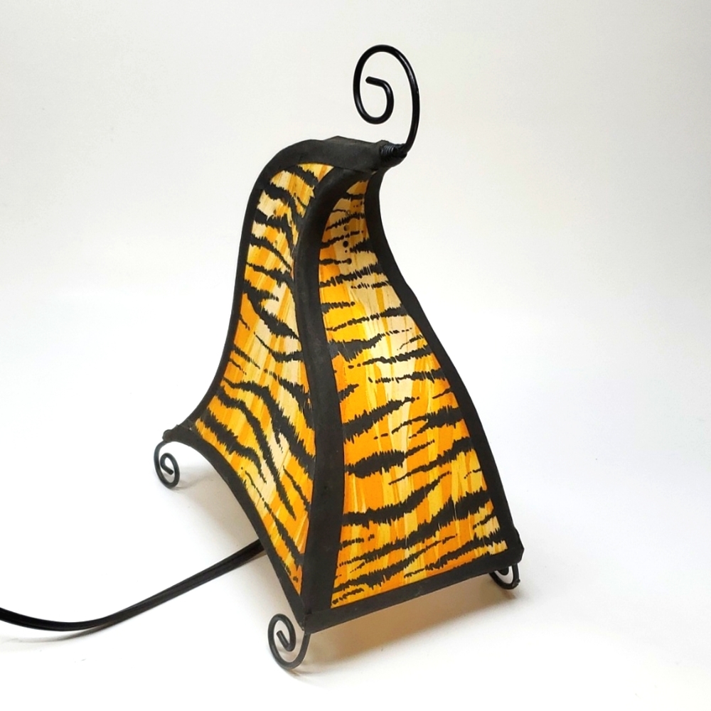 Middle Eastern Style Tiger Pattern Design Table Lamp EUC - Picture 2 of 13